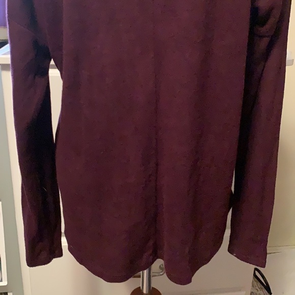 Jennifer Lopez wine color soft tunic jewel sweater - Picture 7 of 12